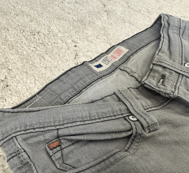 Jeans Levi’s Demi Curve Gris