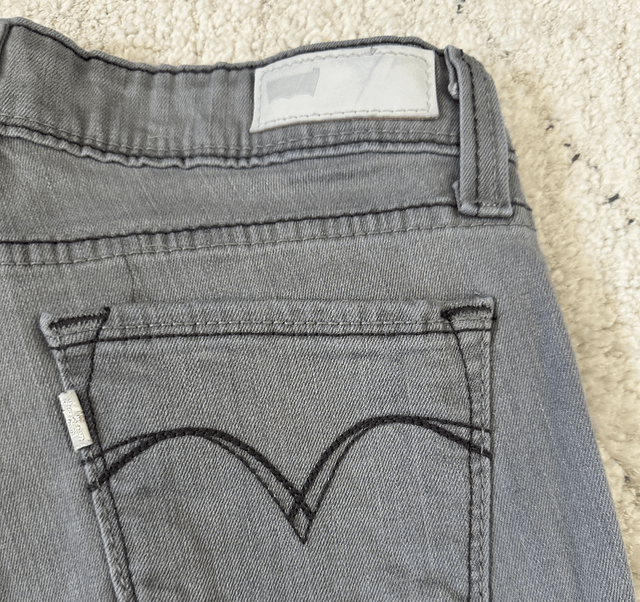 Jeans Levi’s Demi Curve Gris