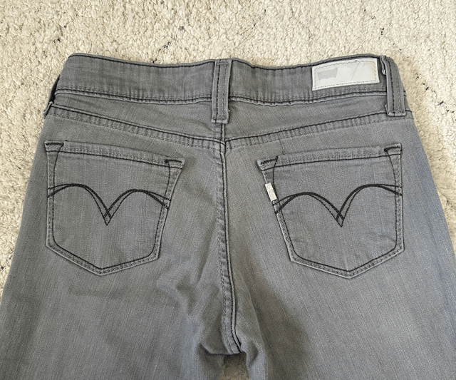 Jeans Levi’s Demi Curve Gris